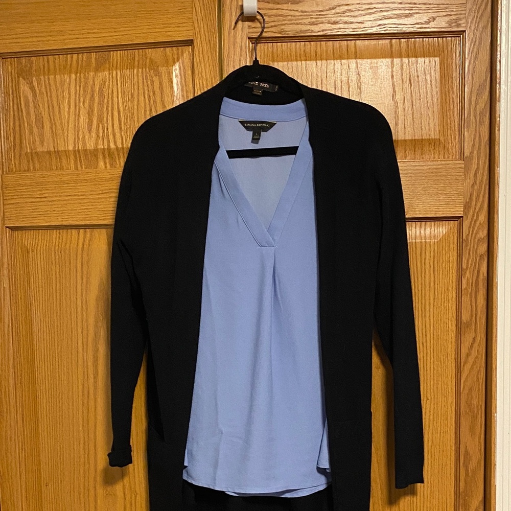 Banana Republic Light Blue V-Neck Cap Sleeve Blouse